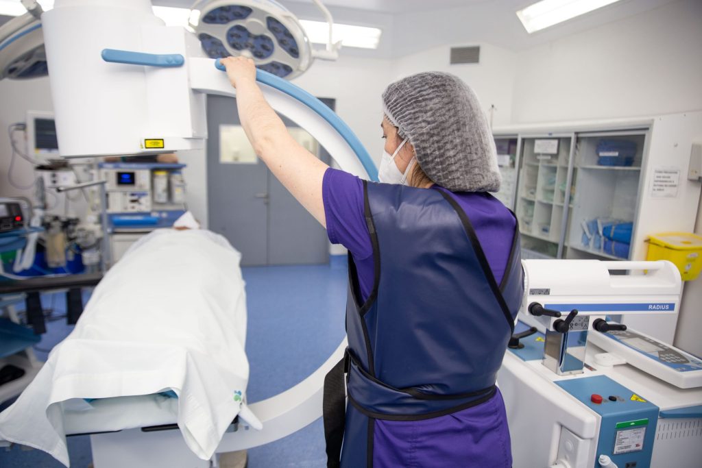 EL ARCO EN C Y LA CIRUGÍA MÍNIMAMENTE INVASIVA